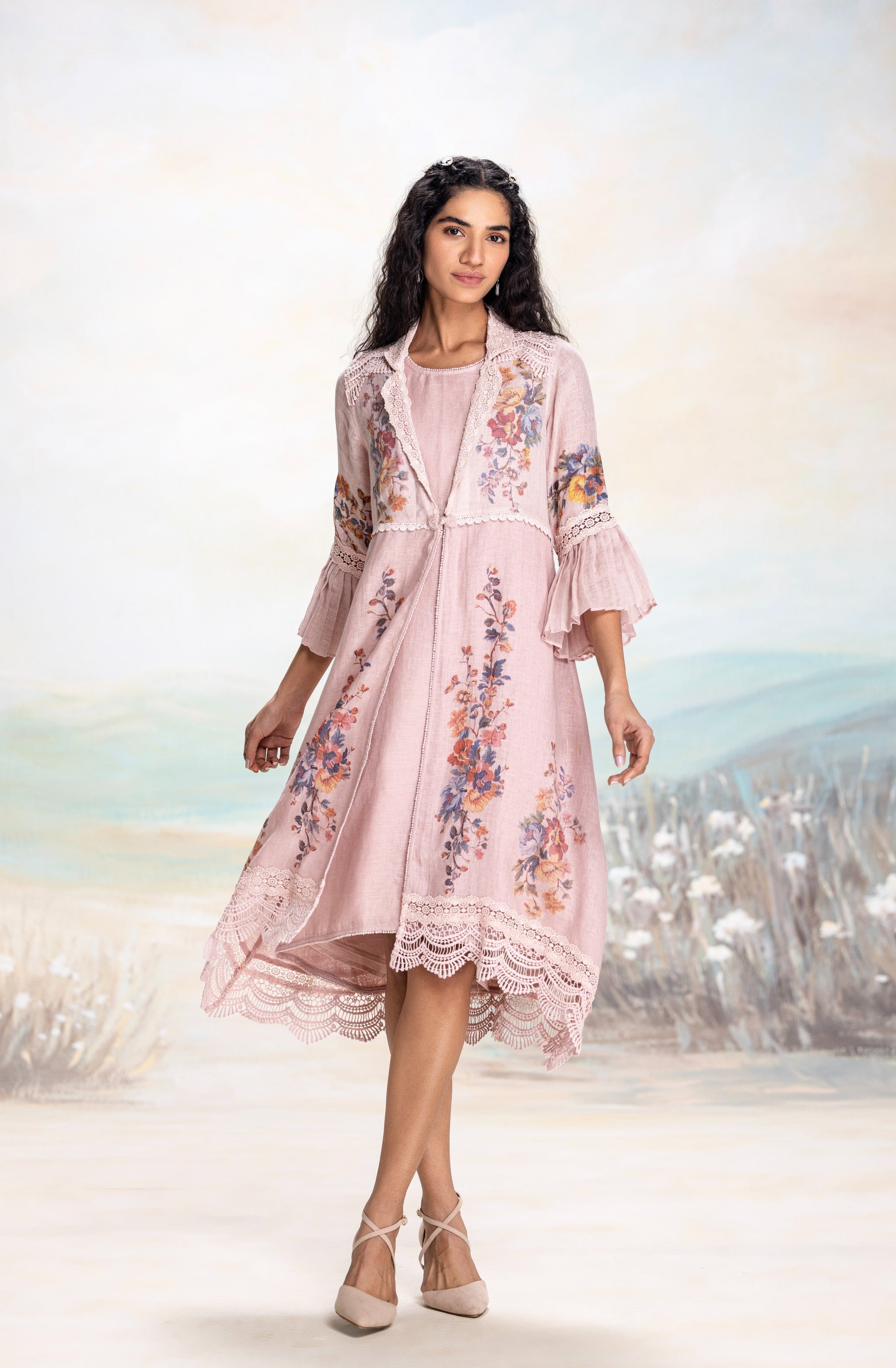 Floral printed lace long jacket with pleated sleeves and inner